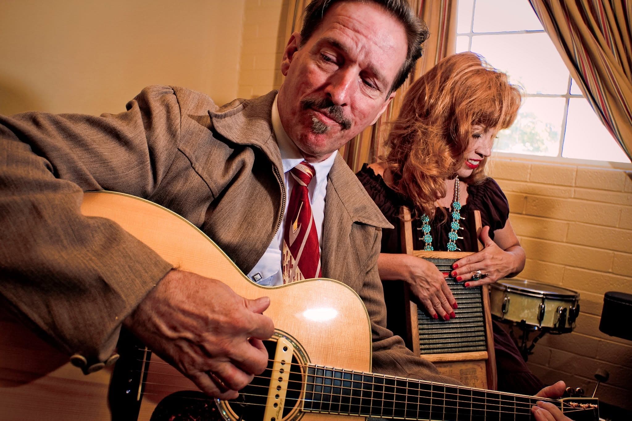 Jimmy Pines & Washboard Jere Live